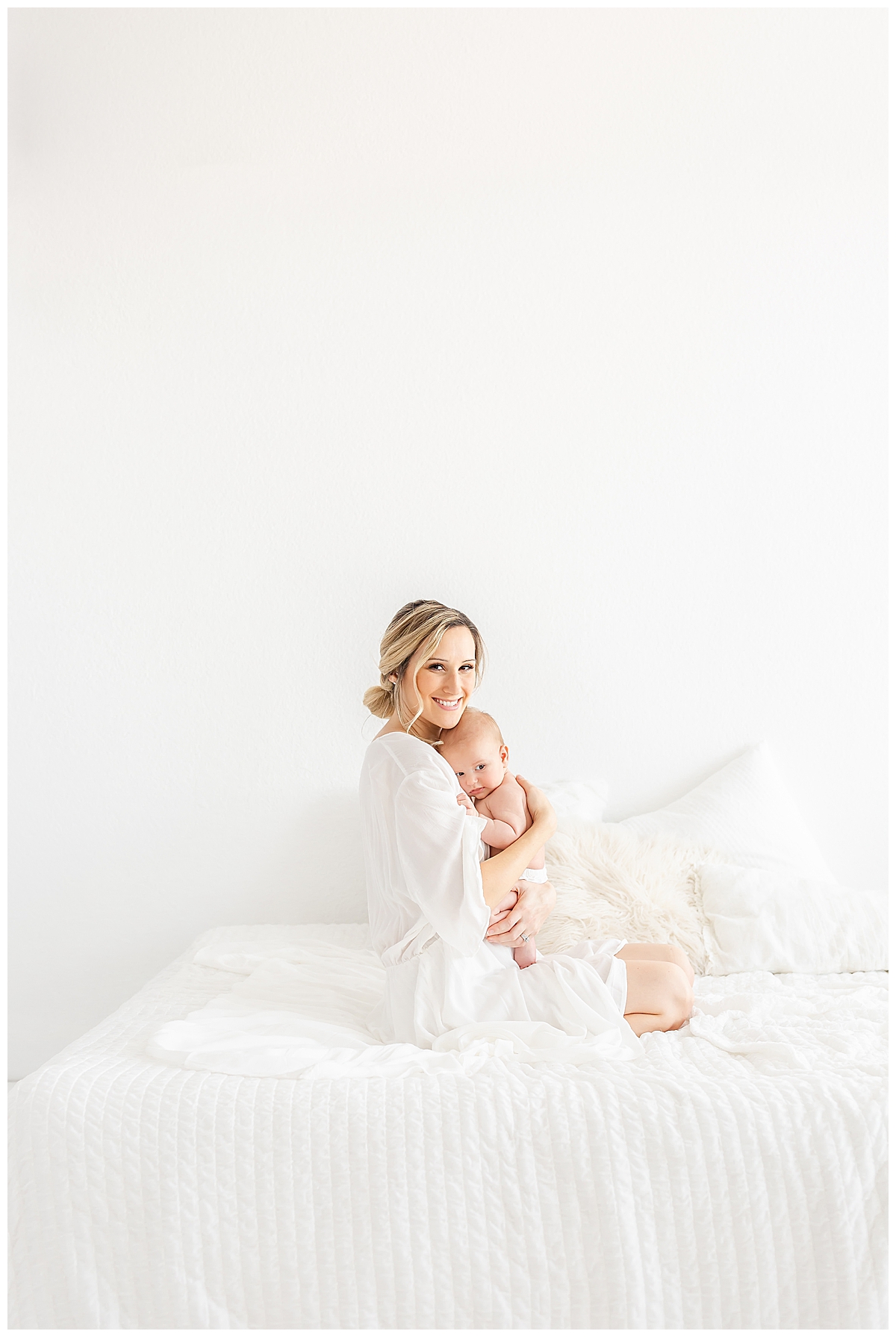 Christine Deaton Creative | Scottsdale Phoenix Arizona | Studio Photos | Newborn Pictures | What to Wear | Newborn Poses | Newborn Photos | Newborn Outfits | Newborn Photoshoot Outfit Inspiration | How to Dress | Color Scheme | Neutral Colors | White Cream Beige | Newborn Photography | Studio Newborn Photos | Newborn Portraits | Studio Newborn Photography |Lifestyle Posing | Lifestyle Newborn Session | Newborn and Siblings | Postpartum Dress | Postpartum What to Wear