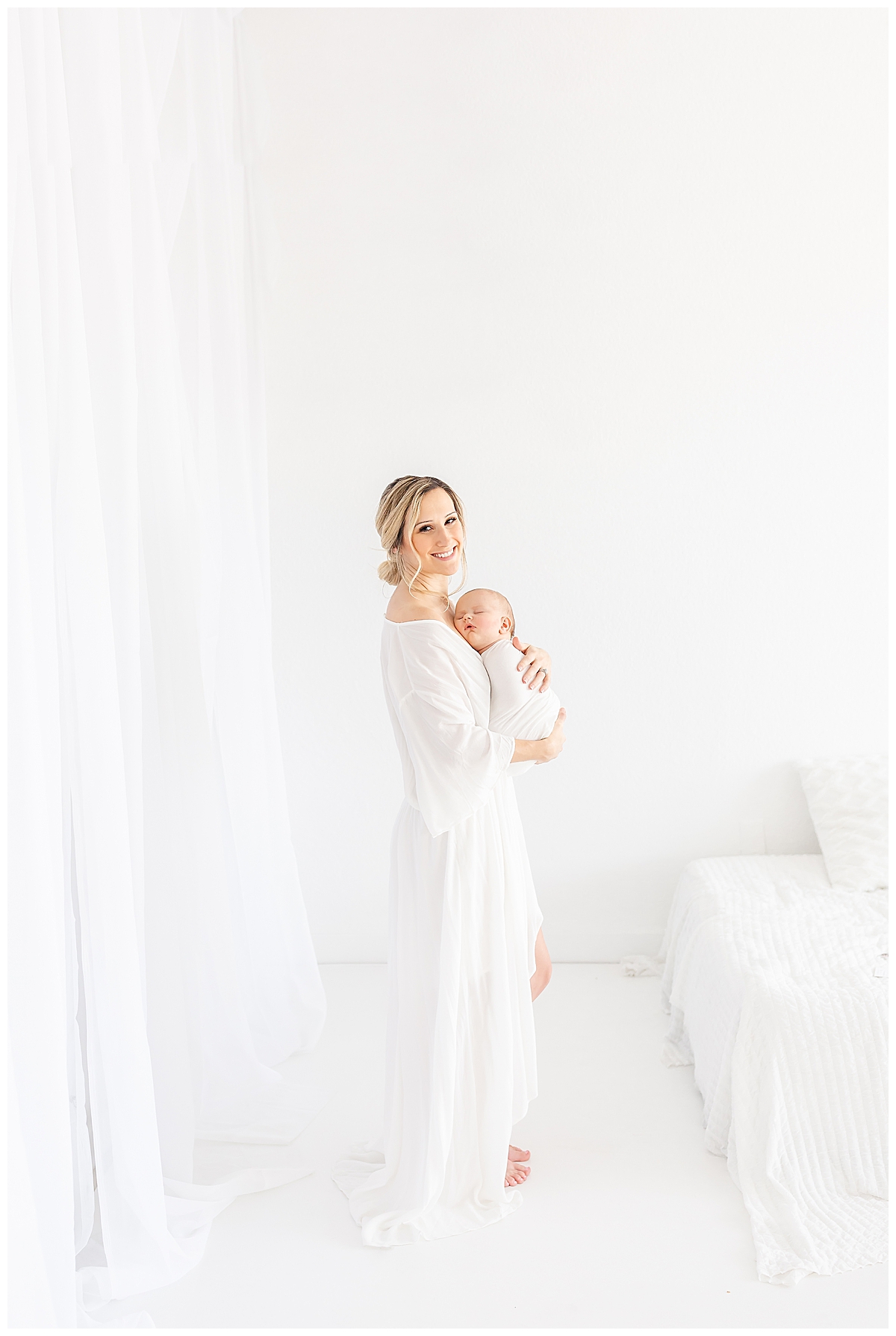 Christine Deaton Creative | Scottsdale Phoenix Arizona | Studio Photos | Newborn Pictures | What to Wear | Newborn Poses | Newborn Photos | Newborn Outfits | Newborn Photoshoot Outfit Inspiration | How to Dress | Color Scheme | Neutral Colors | White Cream Beige | Newborn Photography | Studio Newborn Photos | Newborn Portraits | Studio Newborn Photography |Lifestyle Posing | Lifestyle Newborn Session | Newborn and Siblings | Postpartum Dress | Postpartum What to Wear